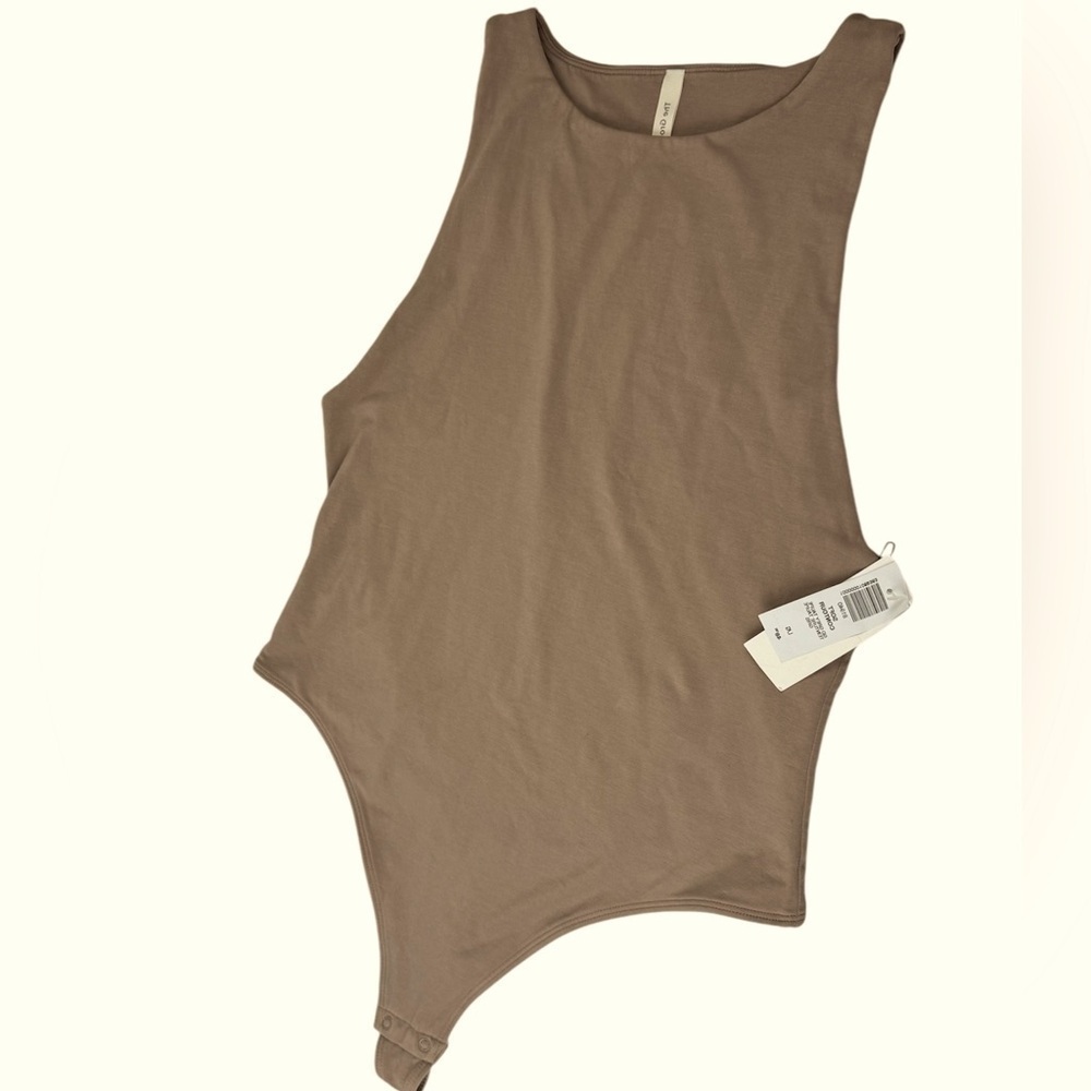Aritiza The Group Babaton Bodysuit Soft Contour Sleeveless Taupe New